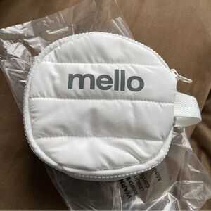 NEW White Mello Travel Bag Wristlet